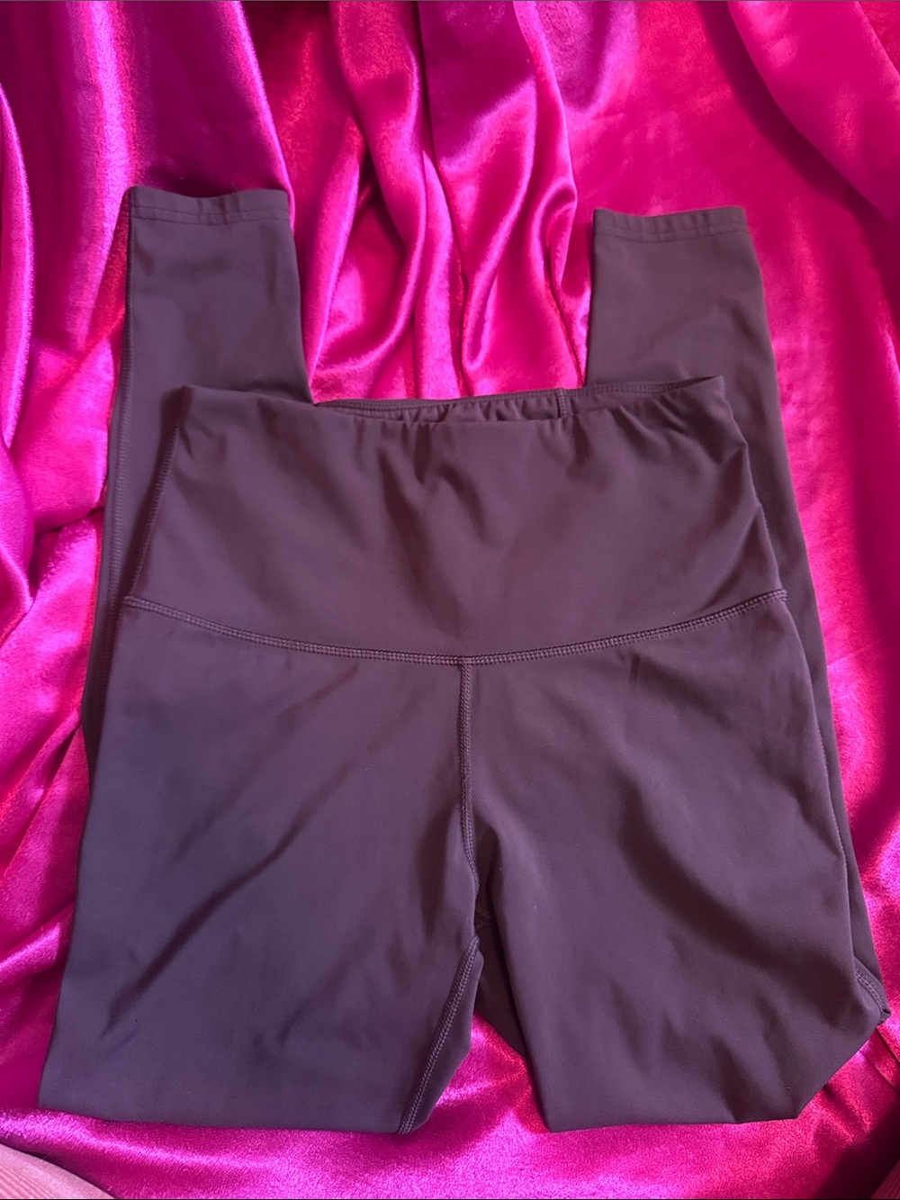Queenieke size M womans High-Waist dark purple Active Leggings . Secret pocket